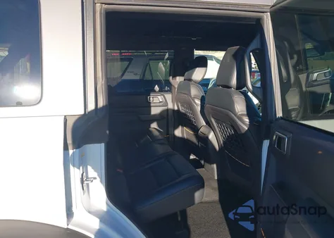 2024 Ford Bronco Badlands z USA, uszkodzony, nr VIN 1FMEE9BP0RLA54122